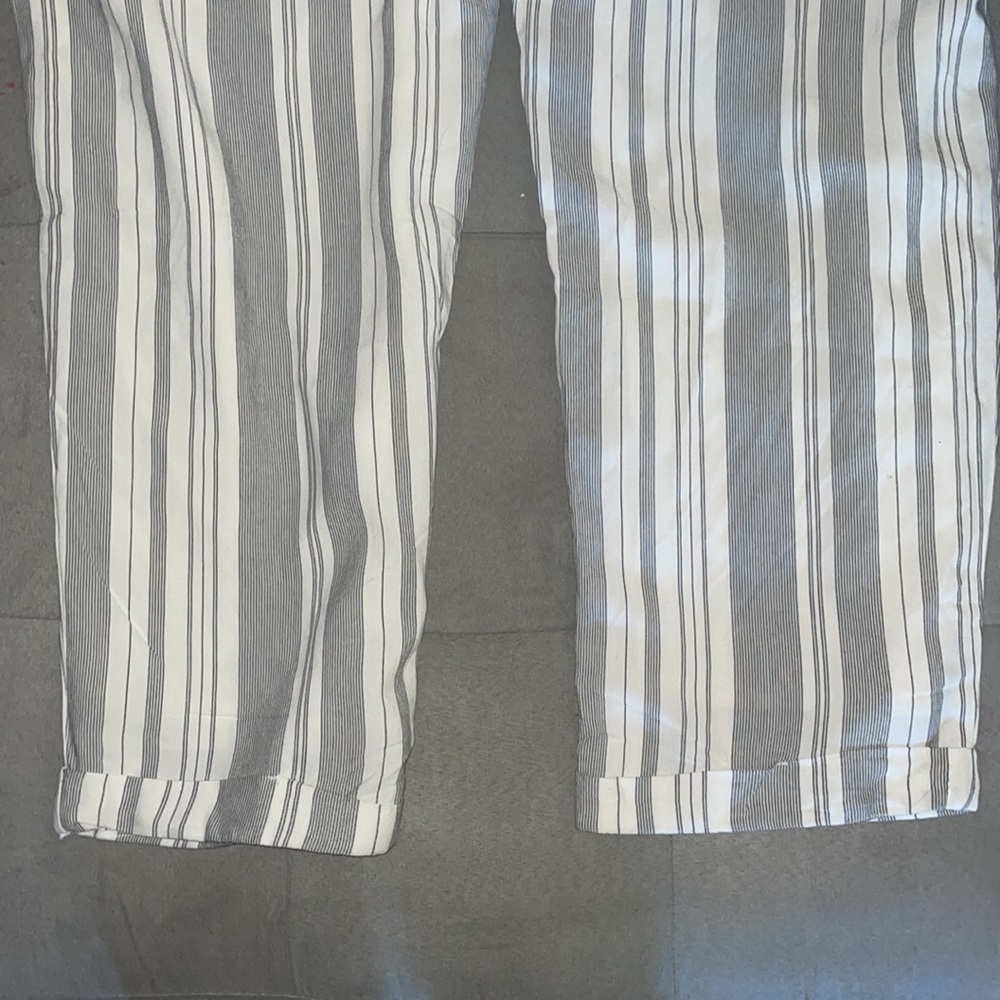 American Eagle Outfitters High Waisted Paperbag Pants - Picture 7 of 12